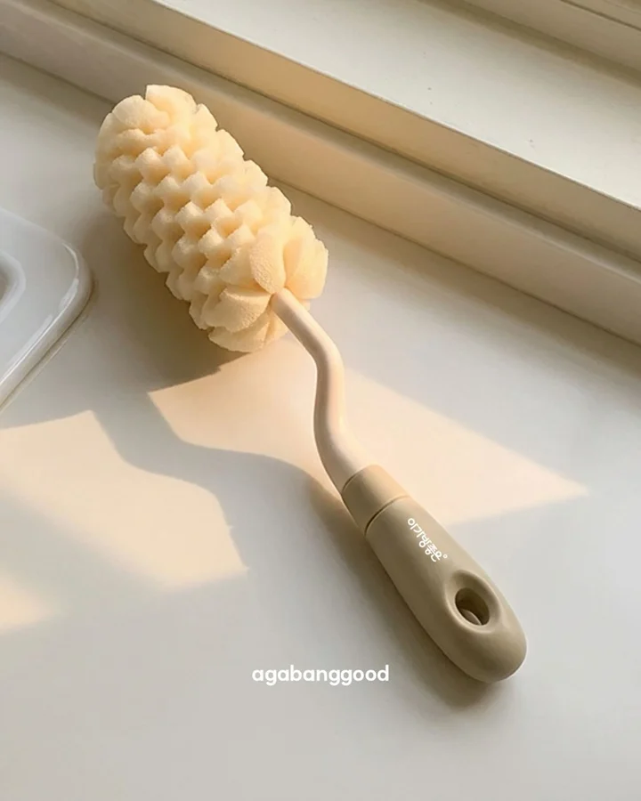 아가방좋은 젖병 세척솔 연출 컷